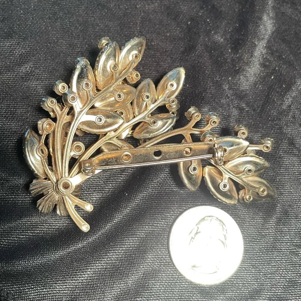 Vintage Rhinestone Broach - Picture 4 of 4